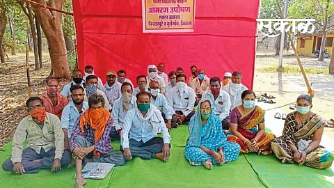 news about Two villages fighting for water Nashik Marathi news