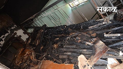 A fire broke out on the floor of the accident department of Parbhani District Hospital on Saturday night