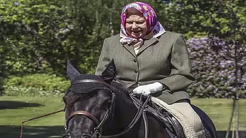 coronavirus, britain queen, elizabeth ii