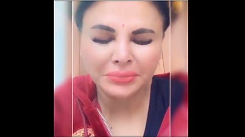 Actress Rakhi Sawant Crying Video Viral