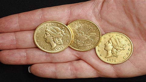 "जुन्या नाण्यांमध्ये पैसे गुंतवा आणि मोठा पैसा कमवा"; तुम्हालाही असं काही समजलं आहे का ?