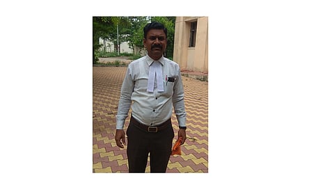 Rashid, a Sanskrit-speaking driver, became a lawyer