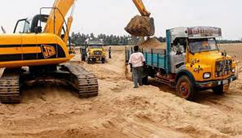 Eight sand smuggling trucks seized in Yavatmal district