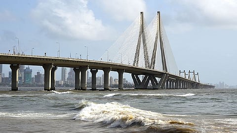 वांद्रेनजीकचा समुद्रकिनारा सर्वात दूषित, पाण्यातील 'ई कोलाय' विषाणूचं प्रमाण पाचपट अधिक