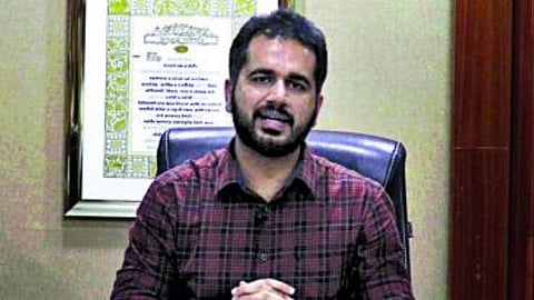 जाणून घ्या नवी नियमावली : कोरोनाचा संसर्ग राेखण्यासाठी व्यावसायिकांसह गावकारभाऱ्यांवर भिस्त