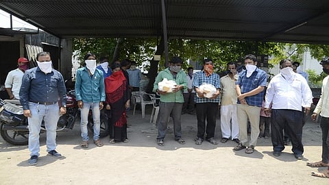 solved the problem of food for the businessmen who came for the fair in lohgav and stud