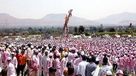 ब्रेकिंग : यात्रा समितीवर राज्यात पहिला गुन्हा दाखल 