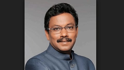 Young man asks vinod Tawade about PM fund on Phone call tawde cuts phone call