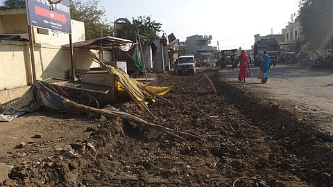 Removed encroachment at Kharda Chowk in Jamkhed