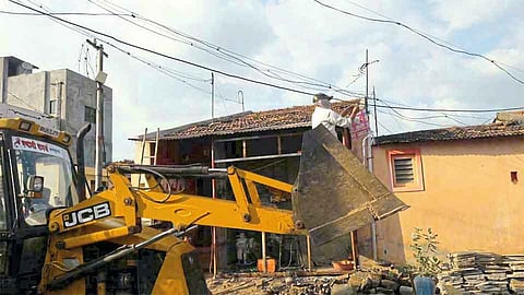 JCB Used To Remove Kite From Wire Human Interest Story