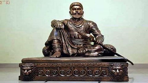 सीएसएमटी रेल्वे स्थानकापुढे शिवाजी महाराजांचा पुतळा उभारा; खासदार अरविंद सावंत यांची मागणी