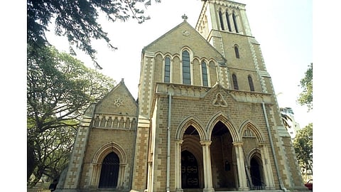 कोरोना मुळे यंदाच्या ख्रिसमसला ग्रहण; मुंबईतील चर्चमध्ये तयारी सुरू