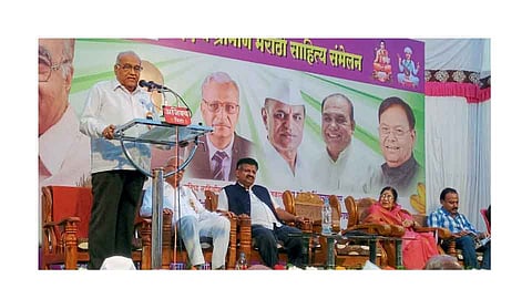 कलाकृतींनी इतिहास विकृत होऊ नये - डॉ. जयसिंगराव पवार