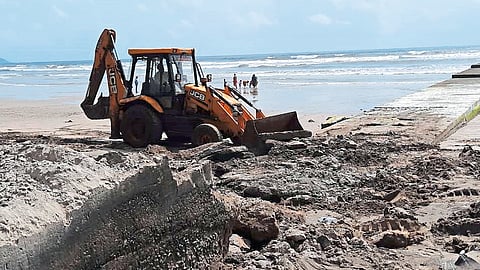 Guhagar Jetty Demolished On Order Of Green Arbitration 
