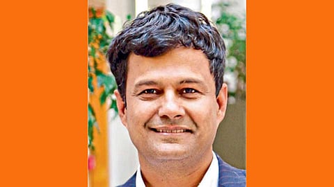आतिश दाभोळकर,  भौतिकशास्त्रातील संशोधक, फ्रान्स