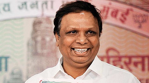 Ashish Shelar taunts Jitendra Awhad on twitter 