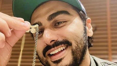 bollywood actor arjun kapoor shared photo with mangalsutra 