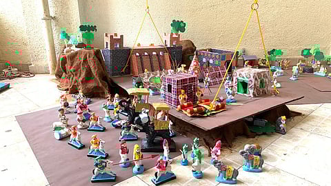 Chandrasekhar Nagarkar from Sinhagad Road area has created a moving sculpture of Bhatodis battle 2.jpg