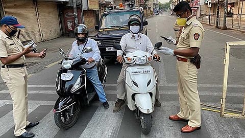 Citizen Dispute with the Pune police  due to  closed road in Peth