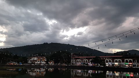 Cloudy weather crisis in Sindhudurg