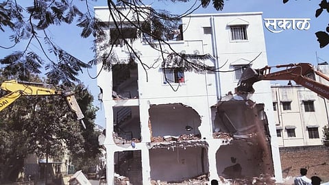 Large action on unauthorized construction in the old sangvi