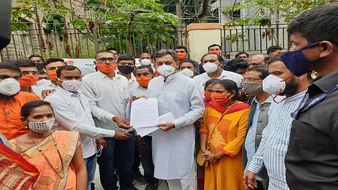 MP Chhatrapati Sambhaji Raje's visit to movement on front of Sarathi Office in Pune