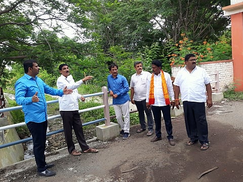 Ahmednagar Municipal corporators went to Hivrebazar