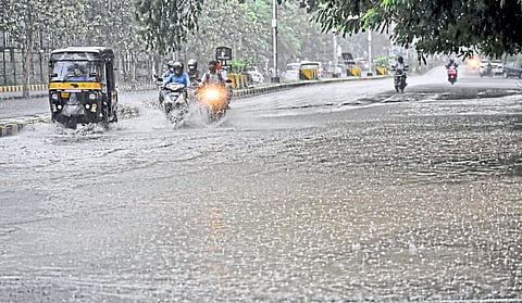 waterlogging in Nagpur city due to return rain