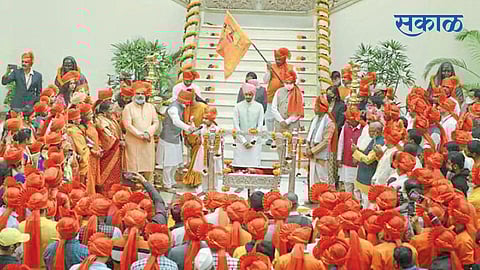 नवी दिल्ली - नवीन महाराष्ट्र सदनातील शिवजयंतीनिमित्त शिवरायांचा पाळणा आयोजित करण्यात आला.