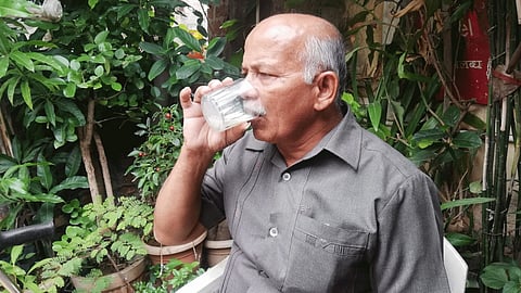 बापरे! हा माणूस 16 वर्षांपासून जेवलाच नाही..!(व्हिडिओ)