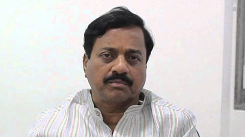 गॅलरीच्या पासमुळे पवार विधिमंडळात आले - तटकरे