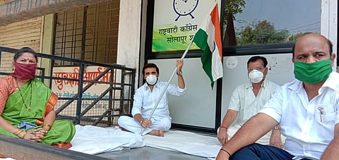 कोरोना योध्याचे  आत्मबल वाढविण्यासाठी राष्ट्रवादीच्या पदाधिकाऱ्यांचे  आंदोलन  