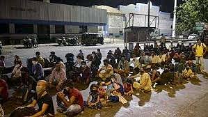 ट्रेन राजस्थानसाठी, अफवा बिहार ट्रेनची... दोन हजार मजूरांनी मांडला ठिय्या