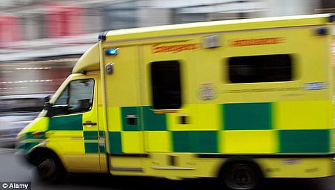 रुग्णवाहिकेअभावी 70 वर्षीय वृध्द पाऊण तास रस्त्यावर; कुठे घडला हा प्रकार? वाचा