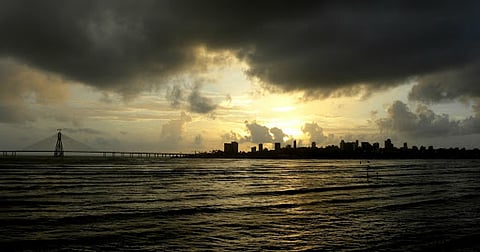 मुंबईकरांची उकाड्यातून काही अंशी सुटका, मुंबईत जोरदार पावसाची शक्यता 