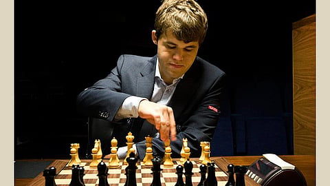 sakal-news-esakal news competitive exam news series upsc mpsc chess Magnus Carlsen