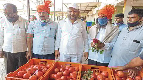  Pomegranate rate boom at Atpadi Market