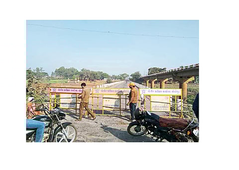 Struggling To Get In Ichalkaranji By Other Road Kolhapur Marathi News