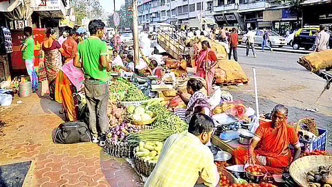 remove illegal the hawkers from city said mayor of Amravati 