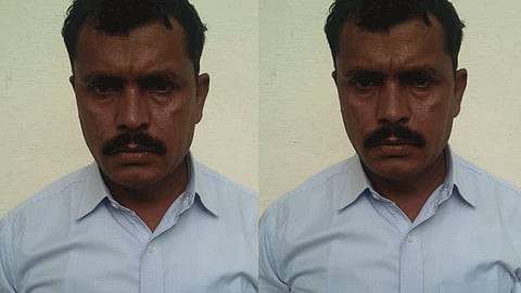 Police Nike arrested for red handed while accepting bribe kolhapur