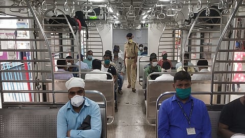 बनावट ओळखपत्राने लोकल प्रवास करणाऱ्यांवर बडगा; पश्चिम रेल्वेची मोठी कारवाई