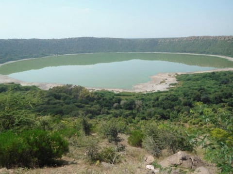 लोणार सरोवराबाबत  कॉन्फरन्स रूममध्ये सुनावणी 