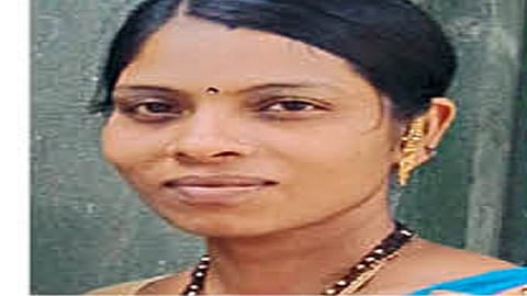 accident of pregnant women of 5 months dead in kagal kolhapur