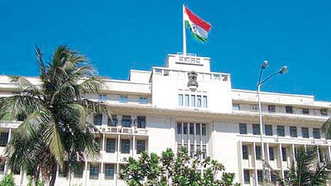 बंडखोरांची मंत्रालयात धावपळ; मंत्रिमंडळ विस्ताराचं फडणवीस काय करणार?