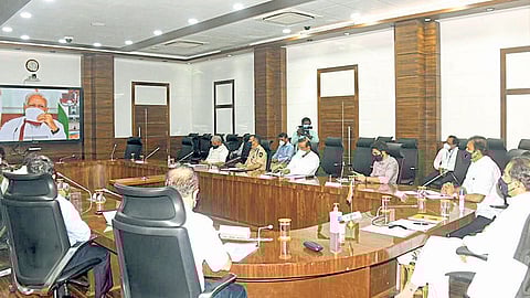 आपत्तीतील अनर्थकारण