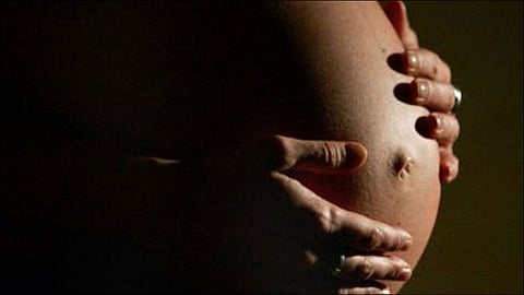 youth tried to remove foetus after watching youtube video at chennai