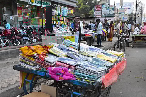 नांदेडला अतिक्रमण आणि अनधिकृत बांधकाम मोठ्या प्रमाणावर होत आहे 