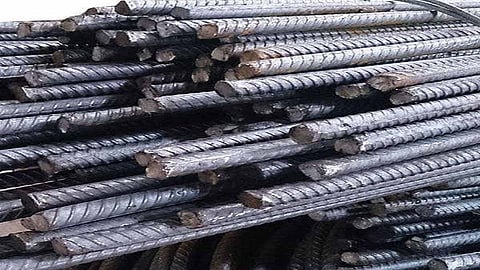 दहावीचा विद्यार्थ्यांच्या डोळ्यात घुसली लोखंडी सळई!