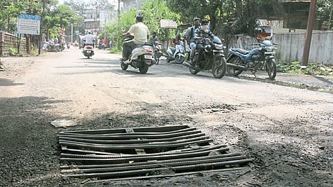 नाले, चेंबरवरील जाळ्यांच्या दुर्दशेने धोका