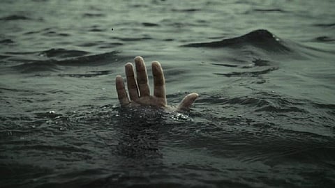 swiming.jpg